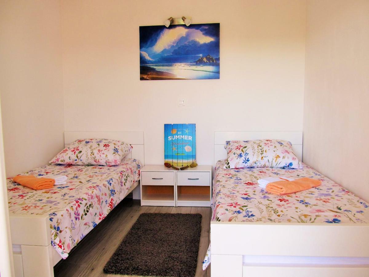 Apartmani Mala Sirena Maslenica Dış mekan fotoğraf